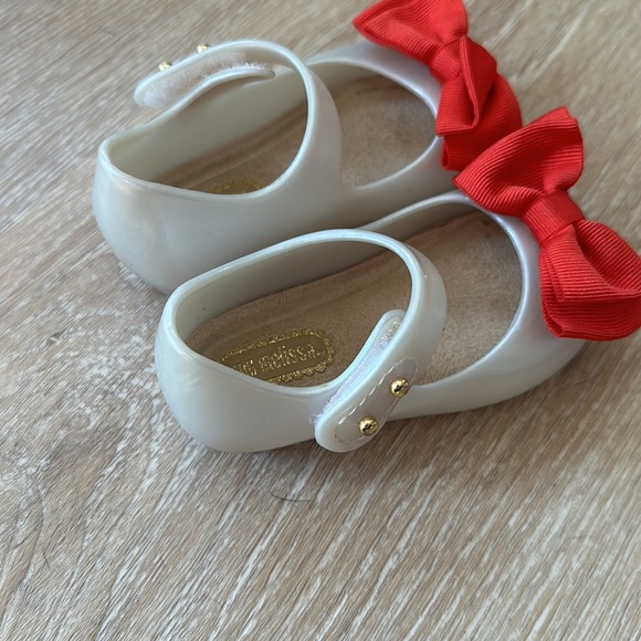 Mini Melissa with red bow size 5 - Picture 4 of 6